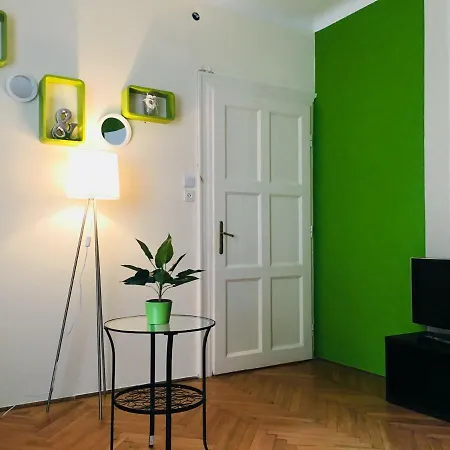 Chic&town Cosy Green Апартаменты *
